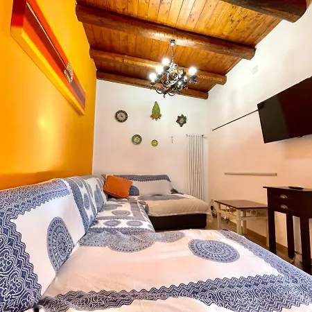 Casa Dei Coralli Bianca Con Patio Esterno Cefalu