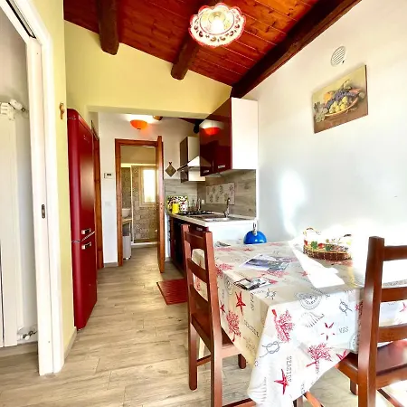 Holiday home Casa Dei Coralli Bianca Con Patio Esterno