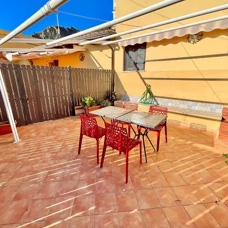 Casa Dei Coralli Bianca Con Patio Esterno Holiday home *